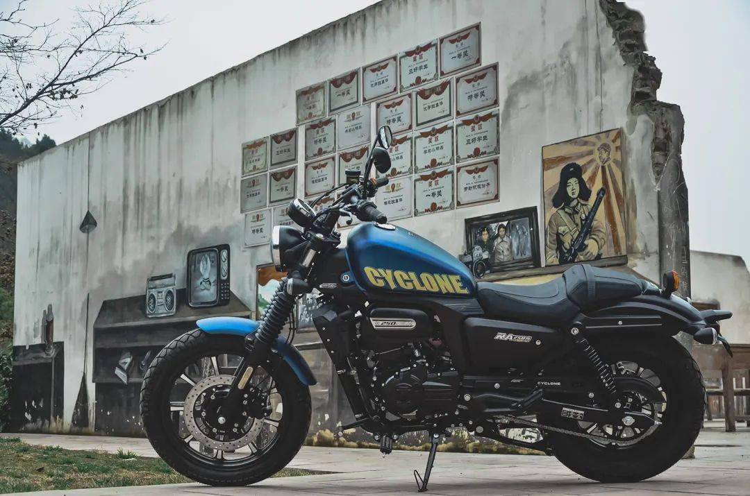 写在最后:一个车系,多款车型,这已经是现代摩托车工业的主流发展模式
