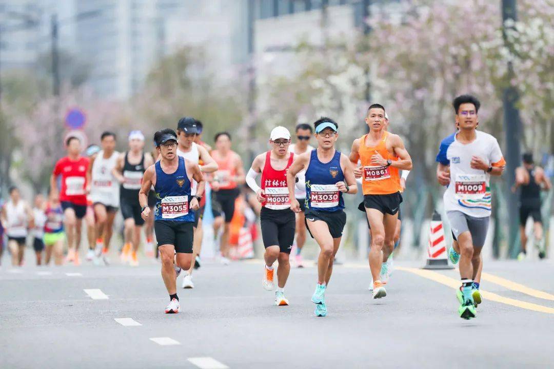 珠海横琴马拉松现场直击→_澳门_合作区_比赛