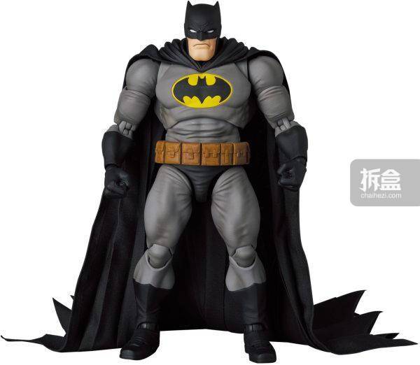 MAFEX 漫画版 暗中骑士归来 骑马蝙蝠侠 BATMAN 可动听偶