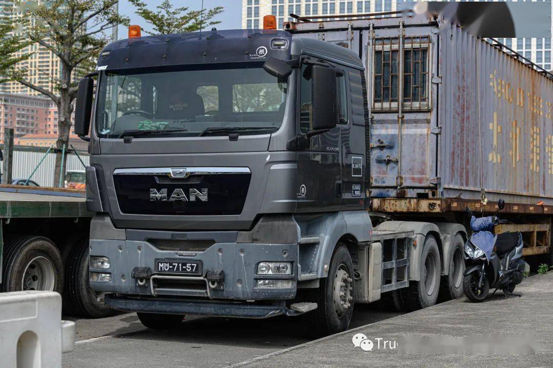 20年车龄老车满街跑 澳门街头街拍重型卡车_搜狐汽车_搜狐网