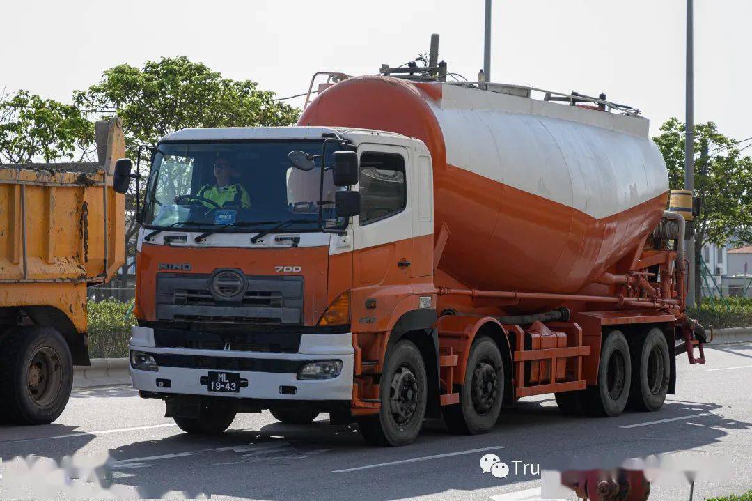 20年车龄老车满街跑 澳门街头街拍重型卡车_搜狐汽车_搜狐网