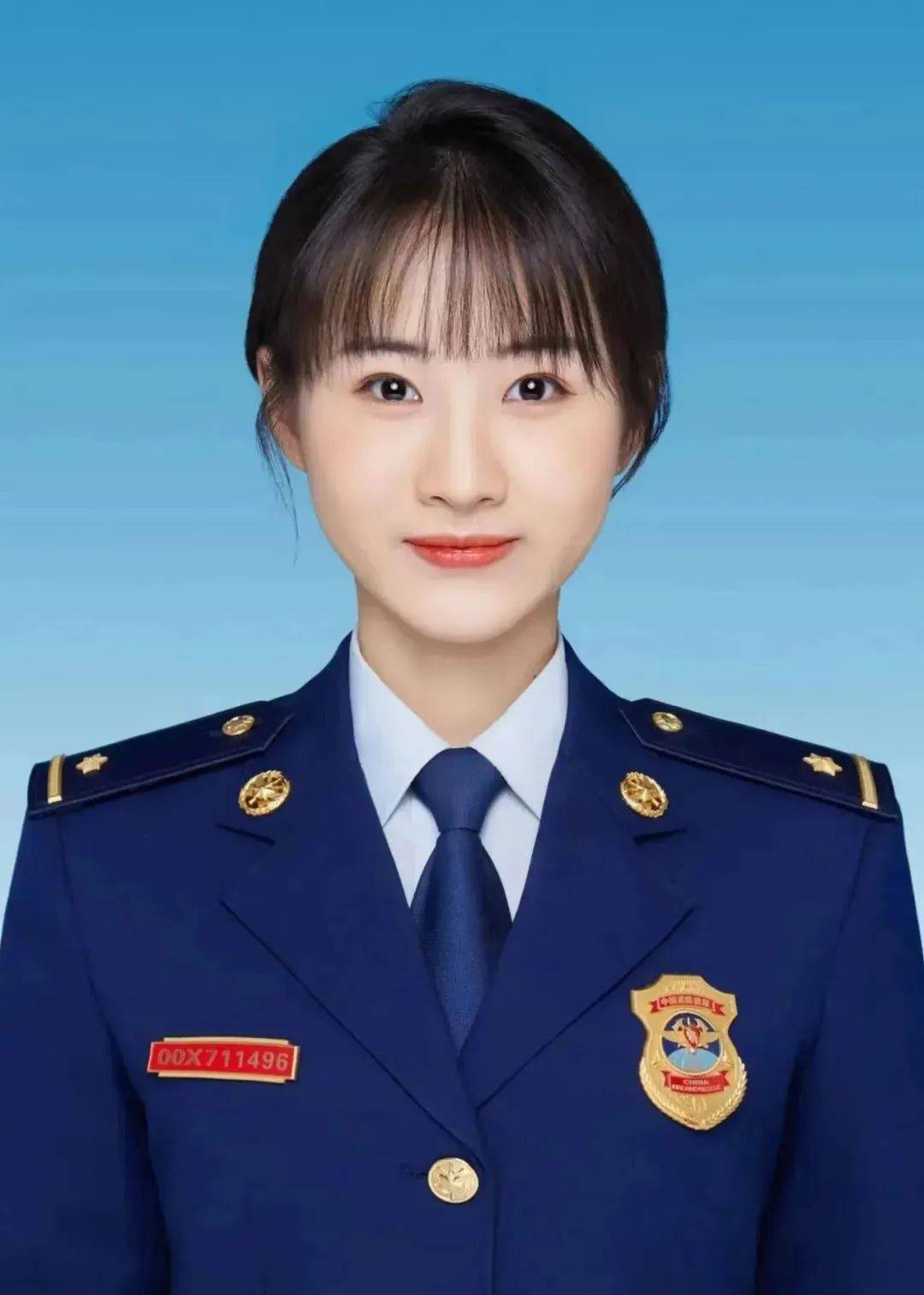 中共党员,现就职于绥化市消防救援支队防火宣传科,四级指挥员消防救援