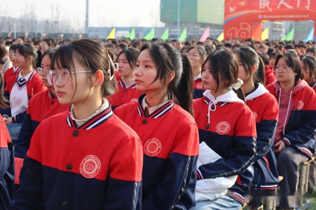 信阳市大别山高级中学图片