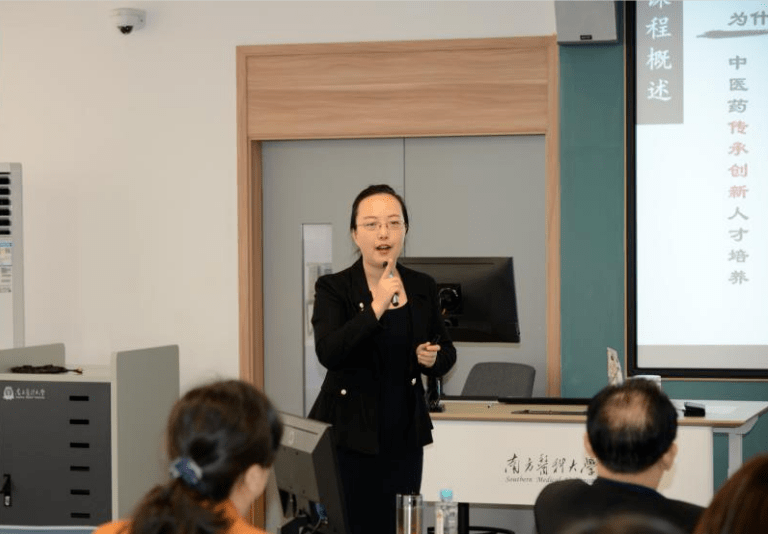 经过激烈角逐,中医药学院华玥,外国语学院蒋文凭,马克思主义学院吴玲