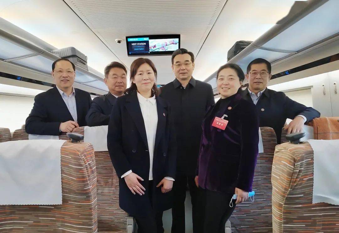 在淮全国人大代表今日启程赴京_淮安市_江苏_议案