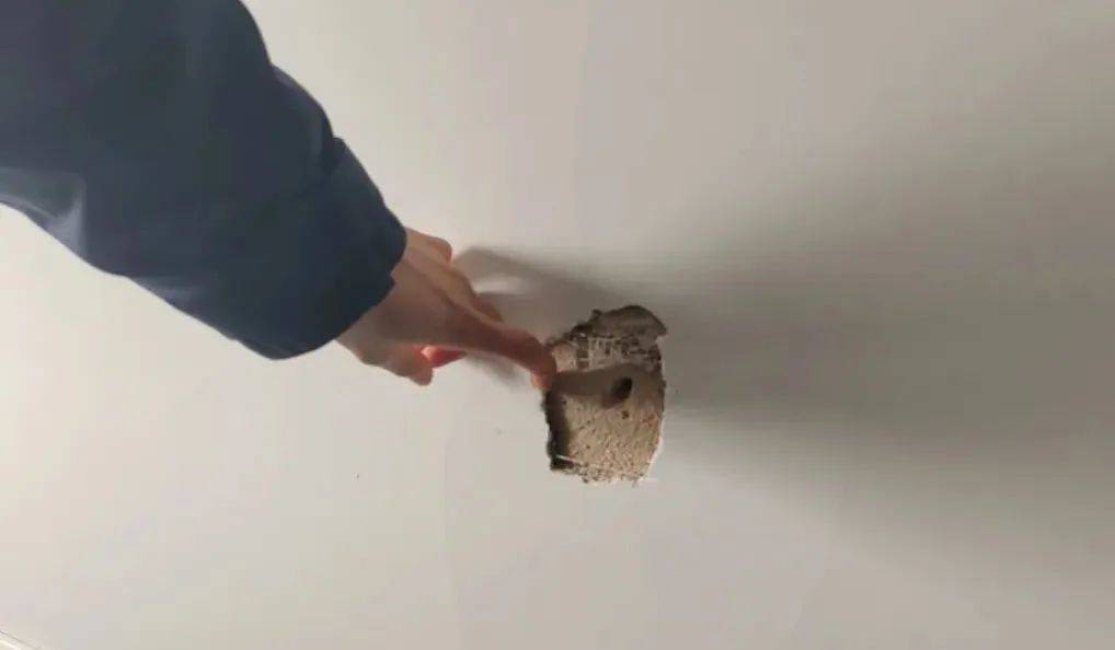 闹心！徐州这个小区业主新房装修后墙面空鼓开裂！