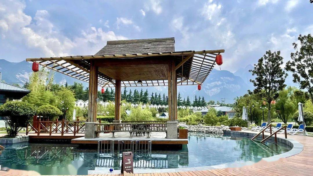 口西440米女娲泉温泉地址:渭南市潼关古城*女娲山景区华山御温泉地址