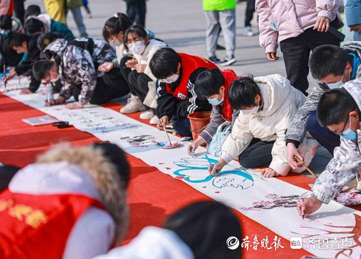 天鹅再见！荣成青少年手绘长卷向大天鹅辞别