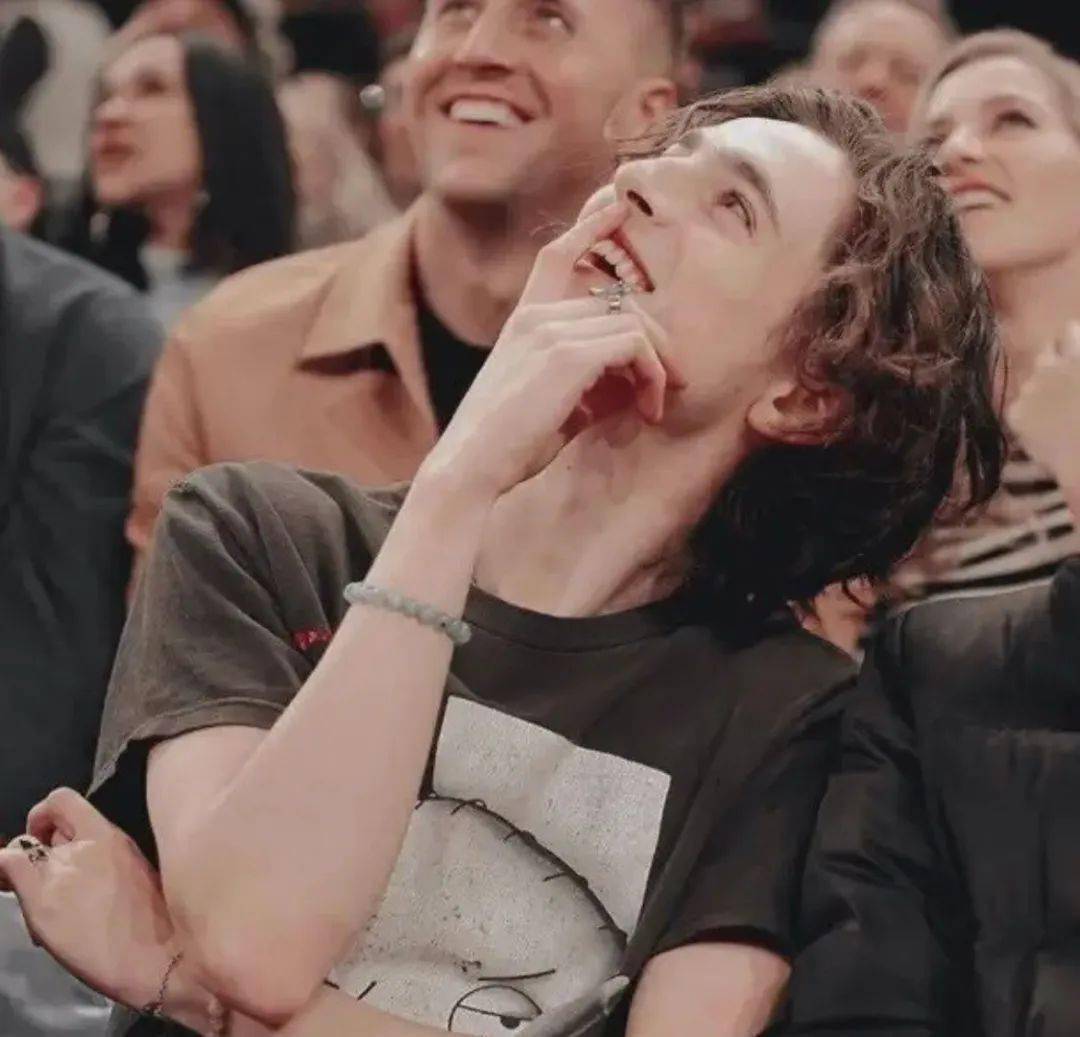 甜茶卷发,重新定义男性魅力