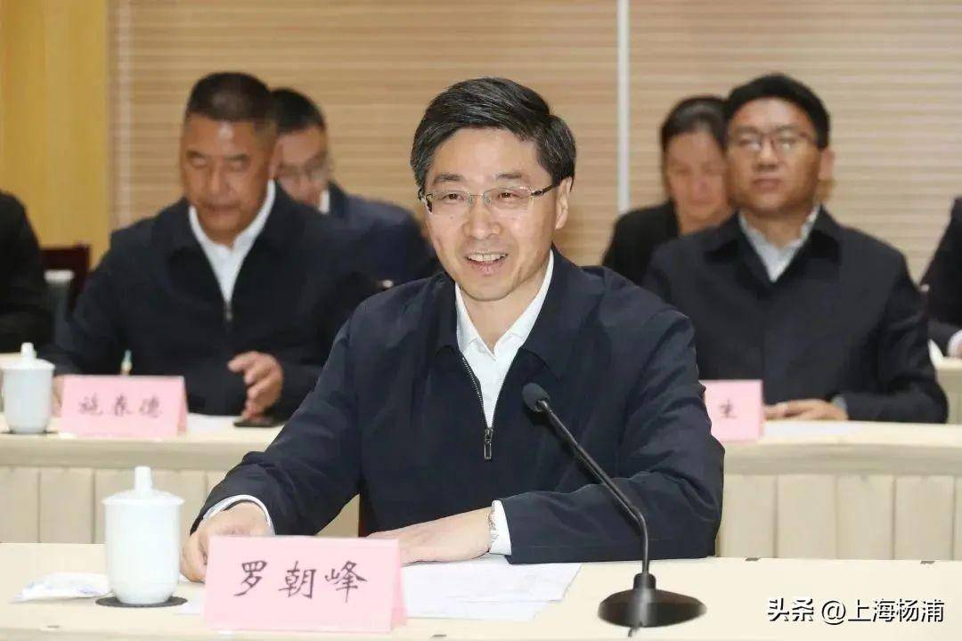 罗朝峰介绍了迪庆州情概况和经济社会发展情况,并感谢杨浦区长期以来