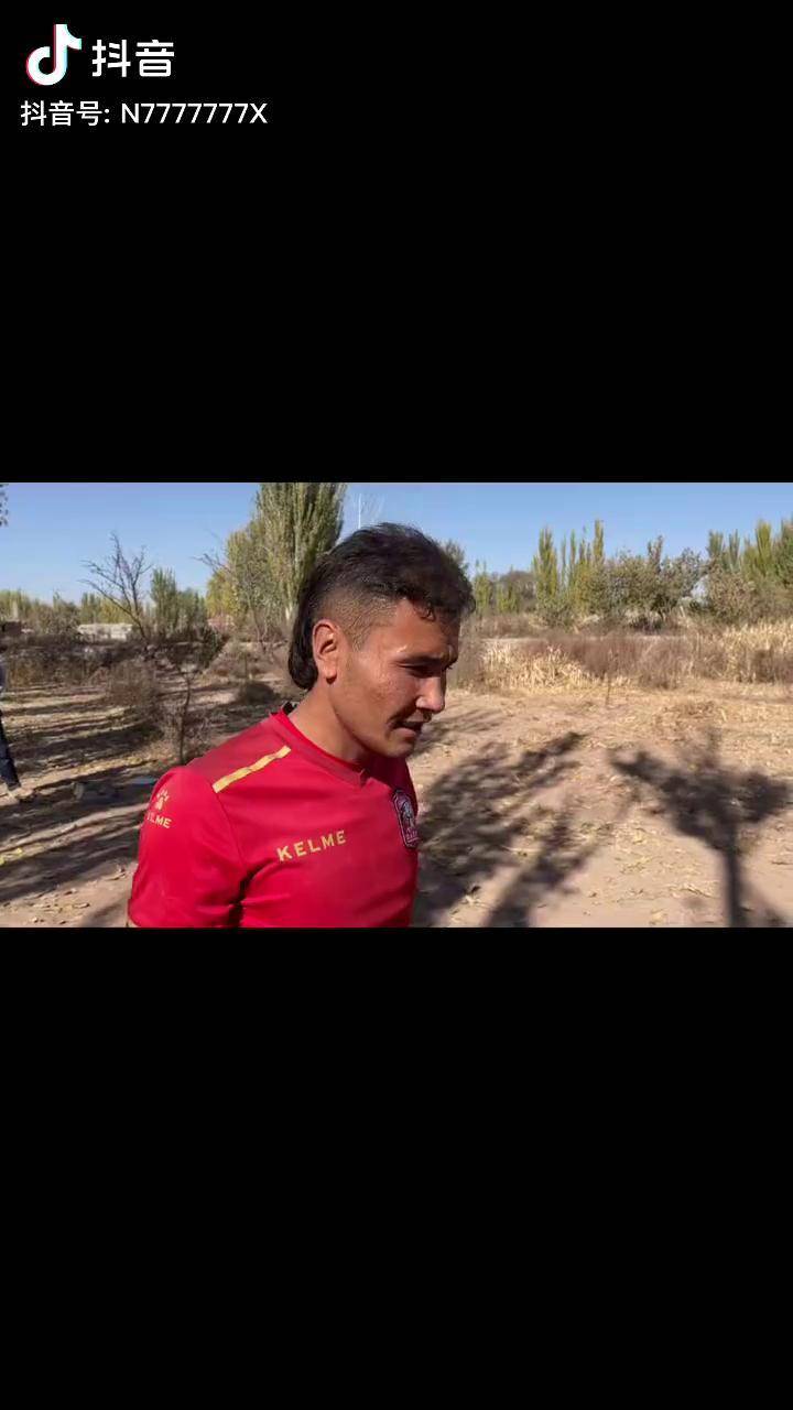 努尔飞腿 21岁农村小伙在抖音圆足球梦 抖音热门