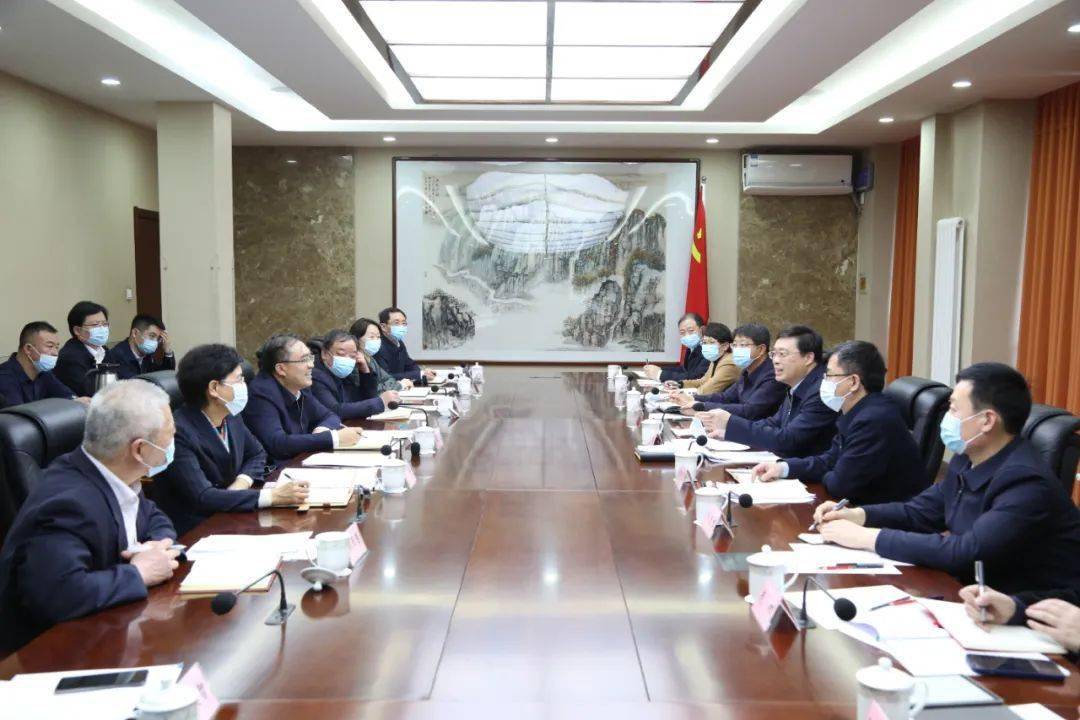 厅长龚孟建主持座谈会,太原市委常委,秘书长裴耀军,副市长程永平,厅