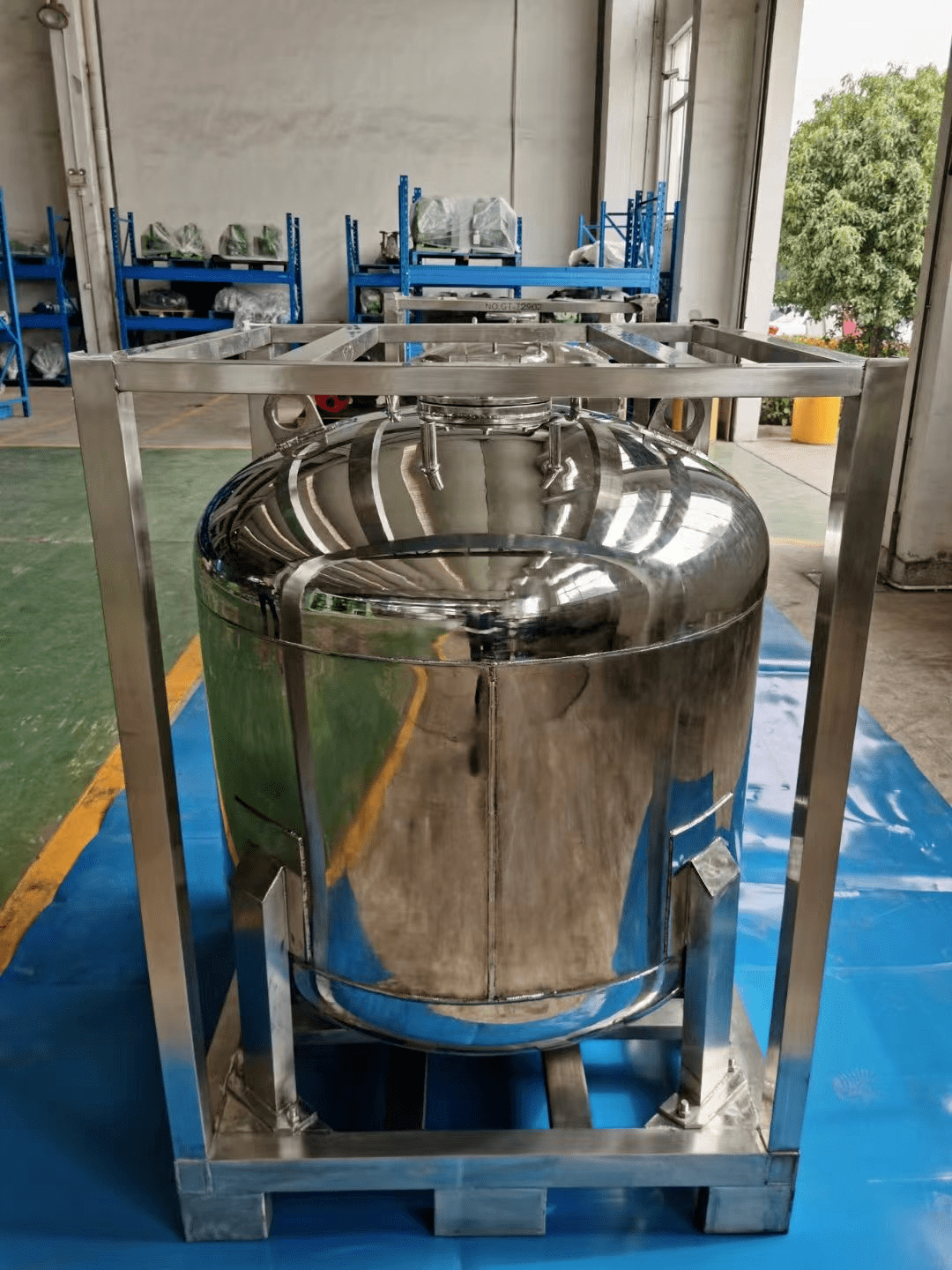 340kg(4mm)主要有三种规格:电解液不锈钢吨桶四方友信新产品据悉,随着