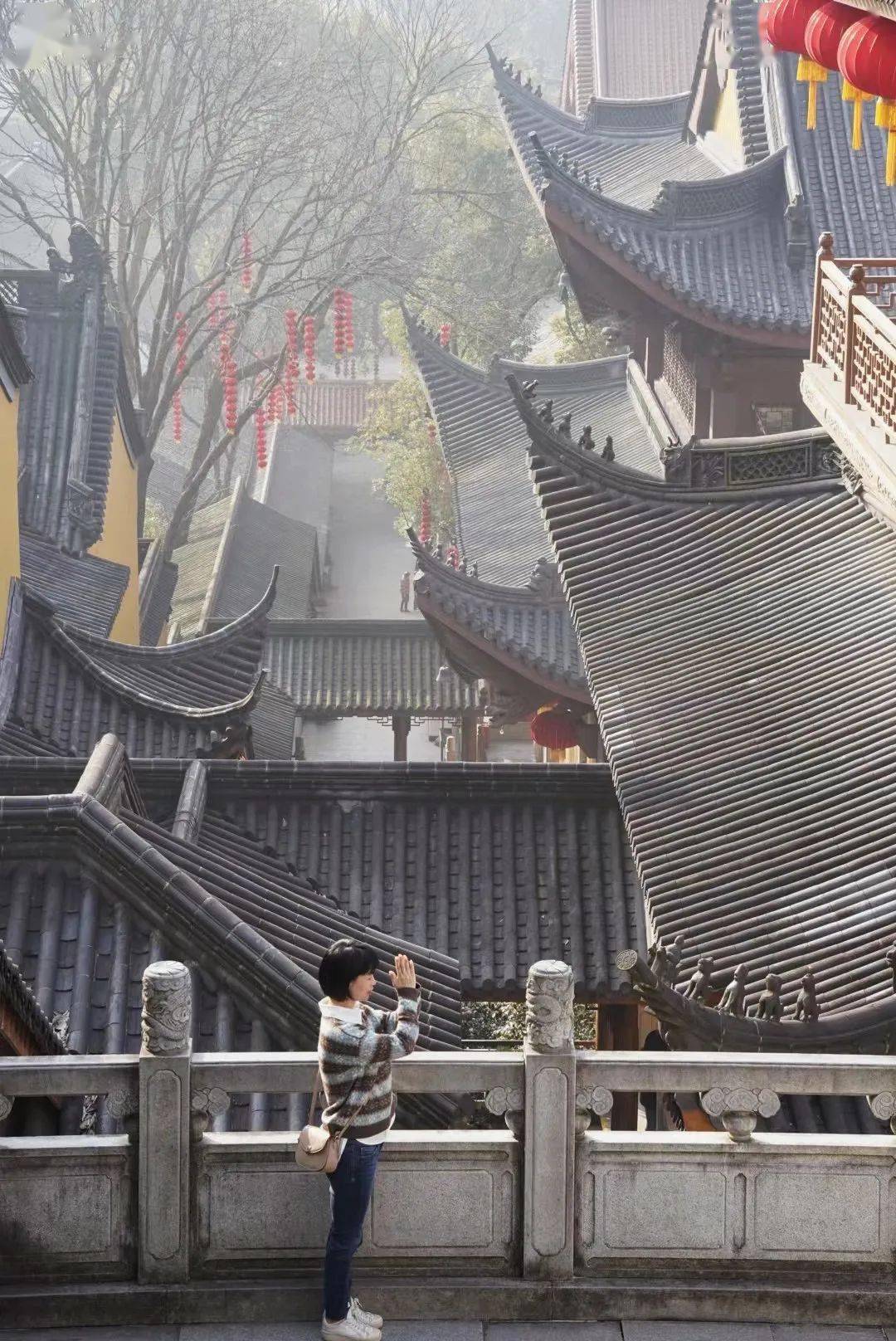 年轻姑娘也不少原来法喜寺最灵的是求姻缘