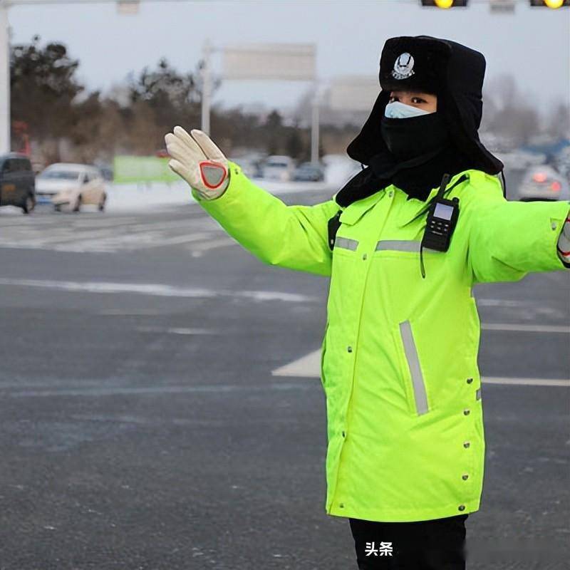 梅河口女交警图片