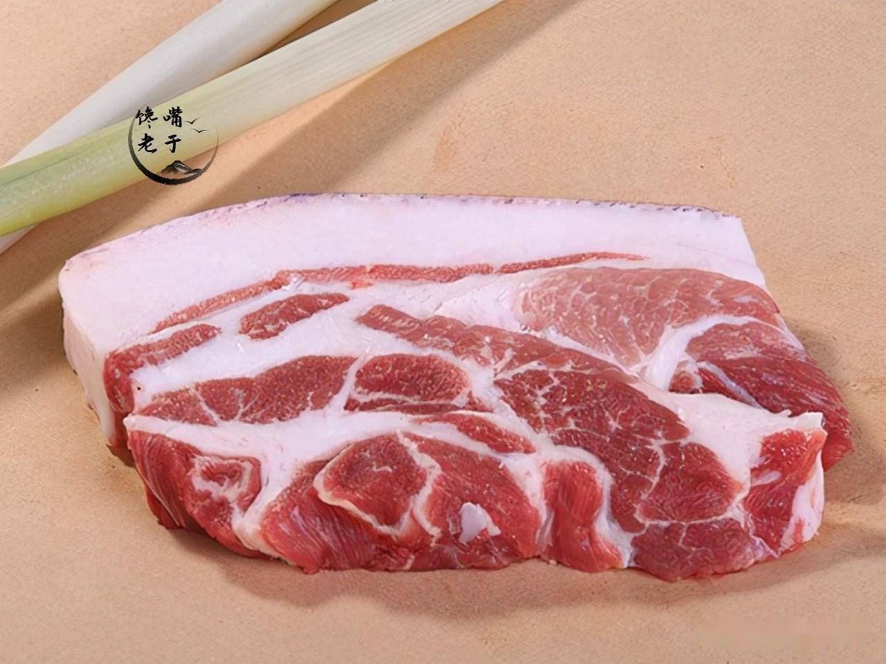 前槽肉就是前腿肉,很多朋友买猪肉的时候,一看这块肉,咋肥肉还有这么