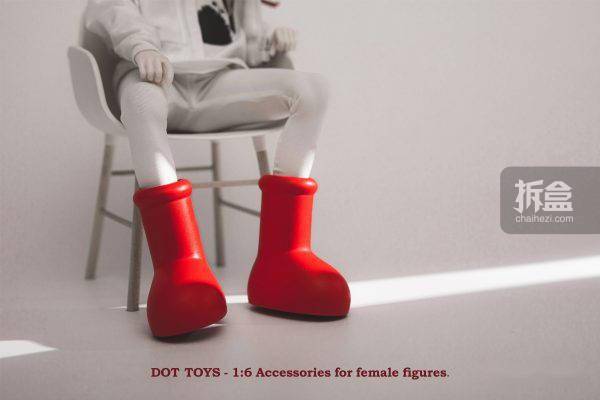 DOT TOYS 女素体阿童木靴 红色 潮水可动女人偶配件球鞋