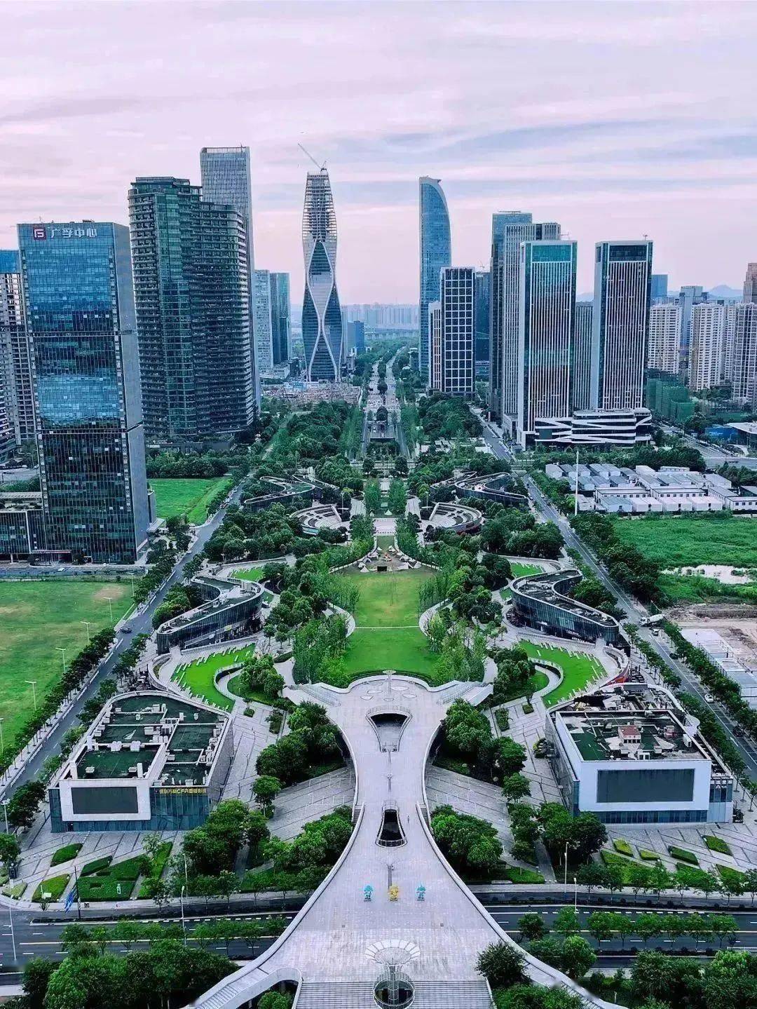 位于观澜路的钱江世纪公园被评为"2022年度浙江省优质综合公园".