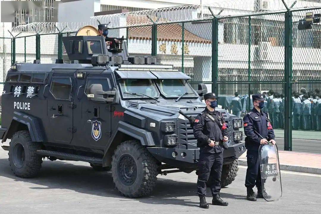 特警力量!_震慑_勤务_武装