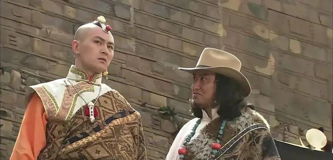 《尘埃落定》⑧ | 哥哥死了,傻子成了唯一的继承人_父亲_事情_太太