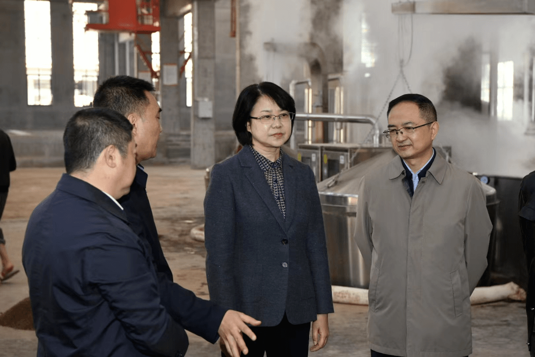 何薇到赤水市调研_发展_企业_市人大常委会