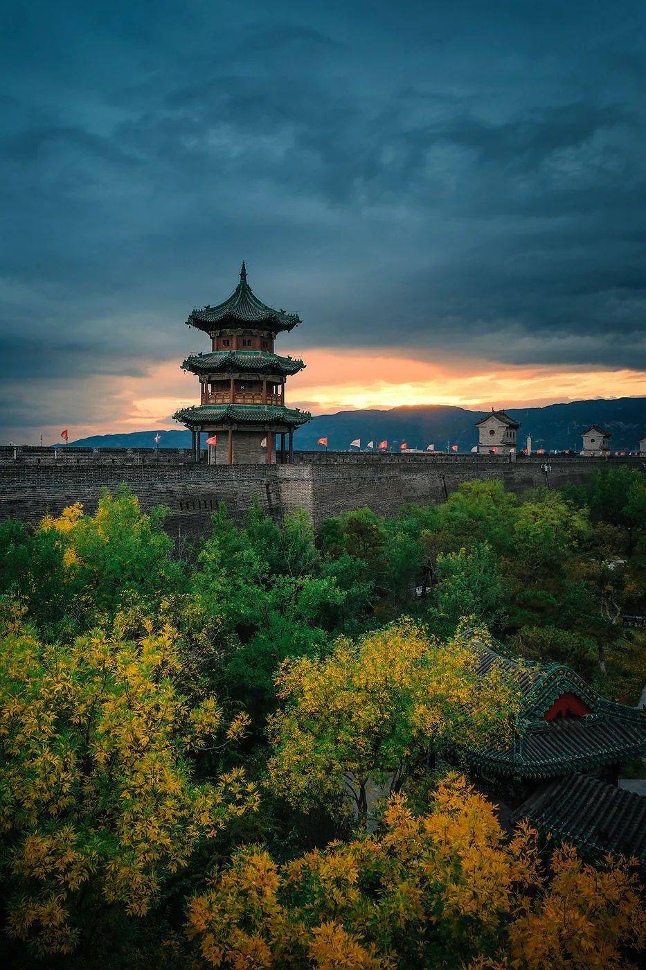 美图壁纸|太原古县城,水光倒影,古色古香_凤凰_合作_媒体