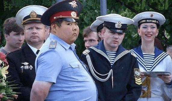 19��ǰ���Ǹ���һ����Ƭ�ߺ��������ѧ��С�֣������� ...