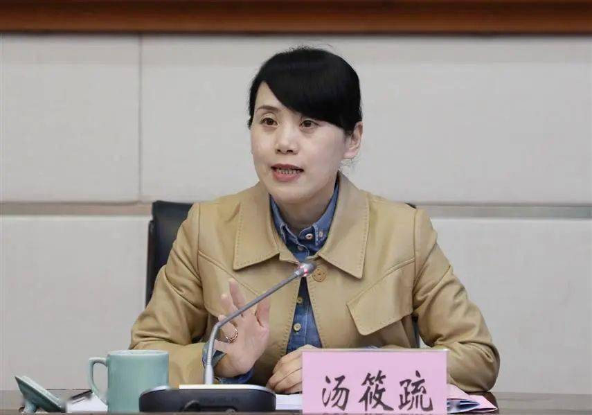 省教育厅副厅长汤筱疏来龙泉调研