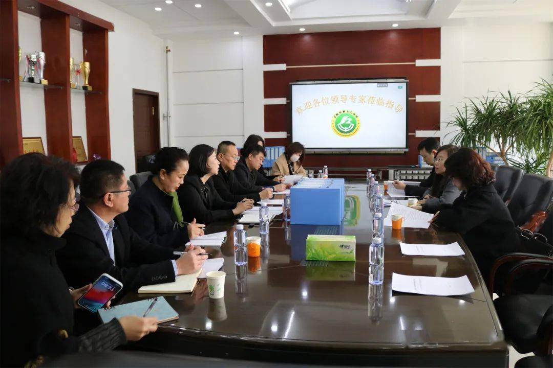 辽宁教育学院专家组莅临辽阳市第十二中学进行教育教学研训实践基地实