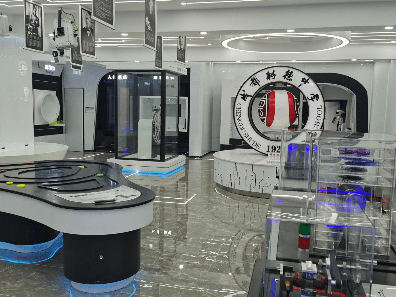 尖端智能设备、人工智能、虚拟现实…… 这所名校里藏着个宝藏科技馆9 尖端智能设备、人工智能、虚拟现实…… 这所名校里藏着个宝藏科技馆