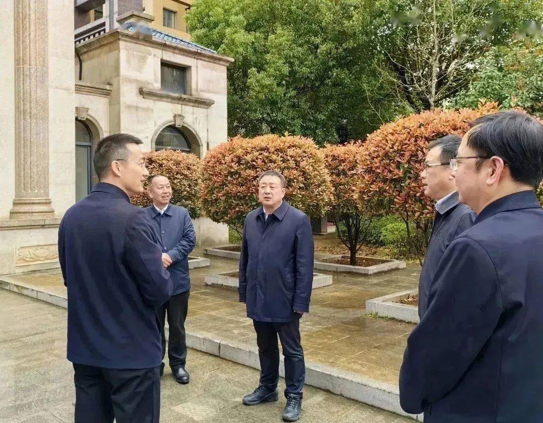 3月16日,市委书记武文罡到汉滨区新城街道香溪社区,果园社区暗访督导