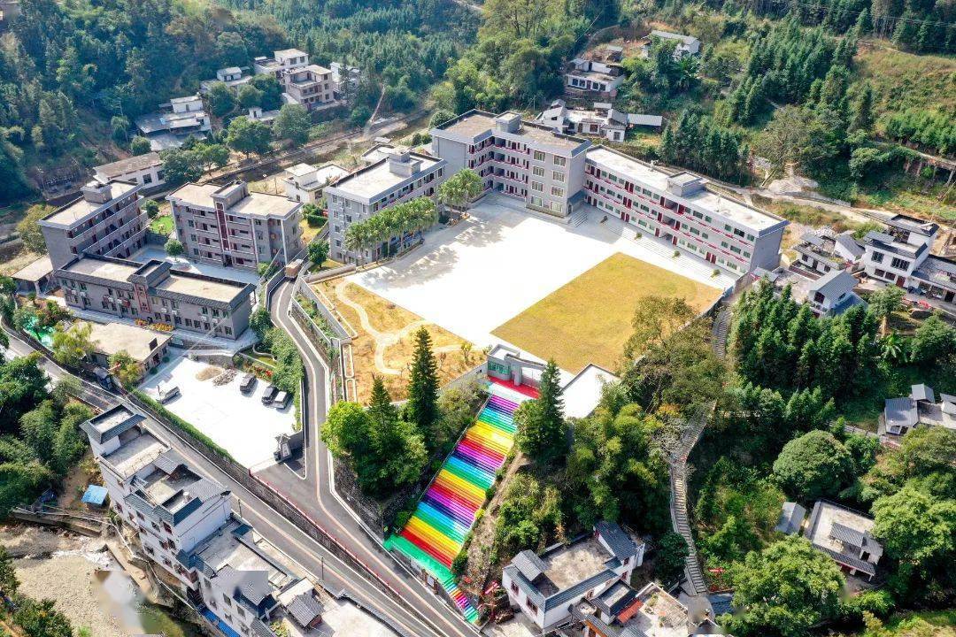 连南瑶族自治县中小学生研学实践教育营地位于三江镇金坑村,由连南