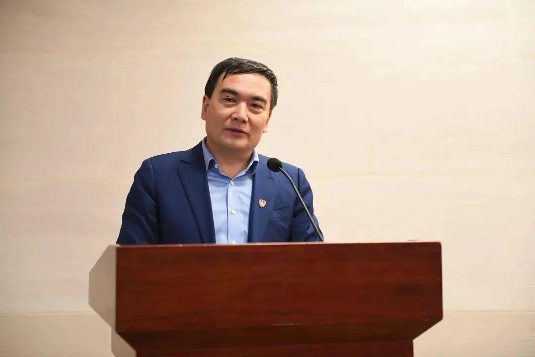 徐汇中学校长谈"丰收"背后的"体教融合"_体育_上海市_飞镖