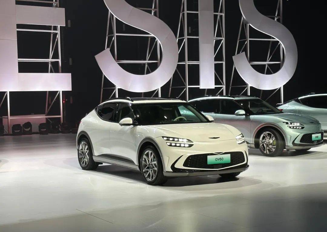 捷尼赛思GV60美国售40万起，在国内售28万起_搜狐网