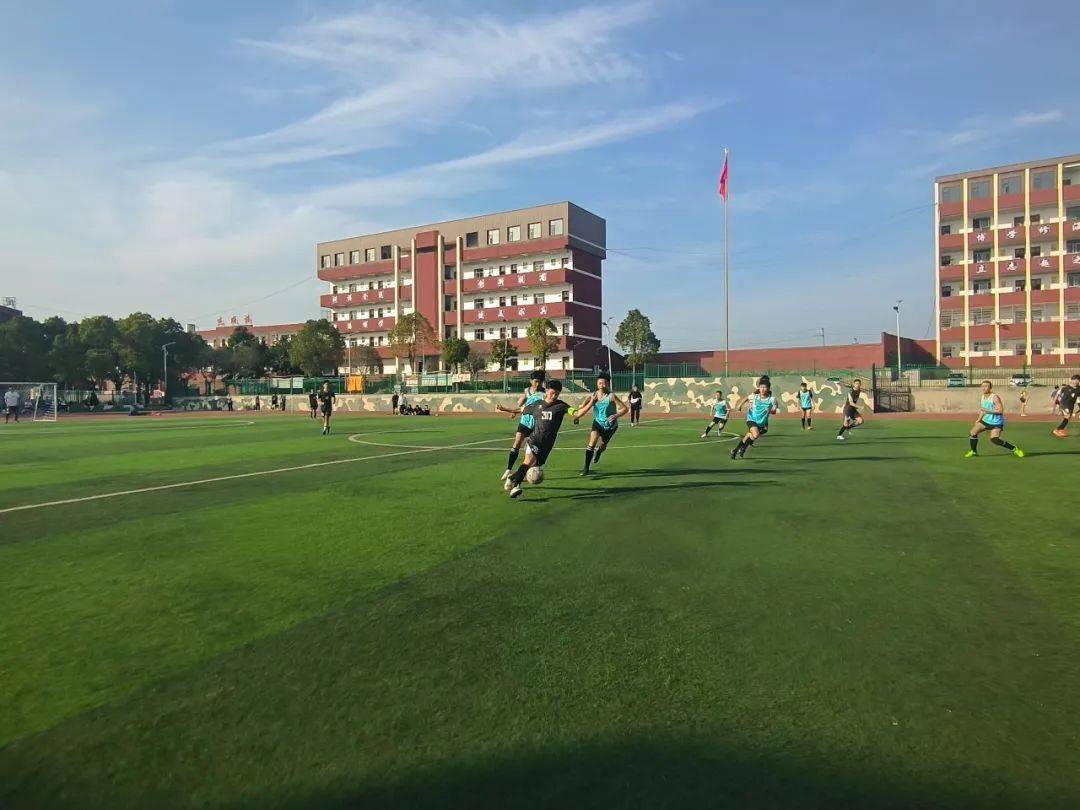 同享绿茵梦,一起向未来——彭泽县人杰中学第五届校园足球联赛开幕式