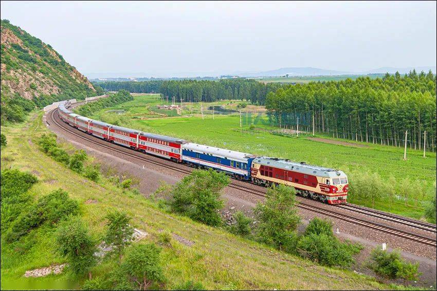 2022年9月24日,黑龙江伊春,绥佳线,k553次列车(温州-佳木斯)绿潭站