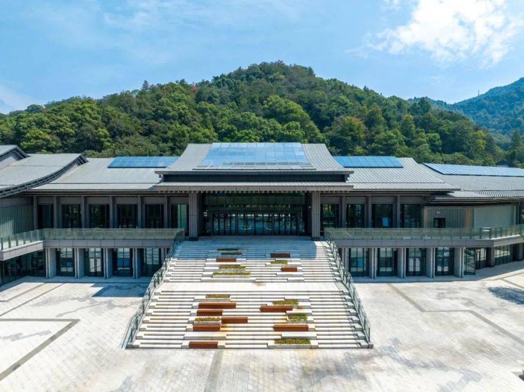 岳麓山西大门有何与众不同的美?