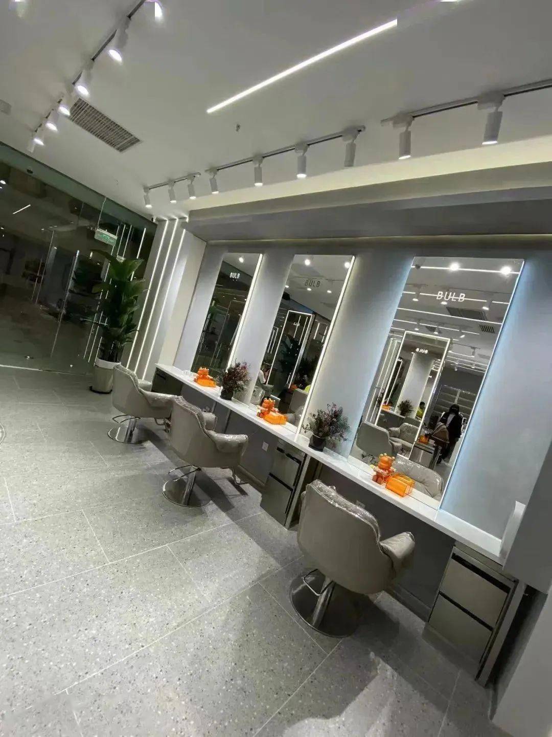 9元/168元抢原价80元/976元【bulb studio巴柏明星发型工作室】套餐!