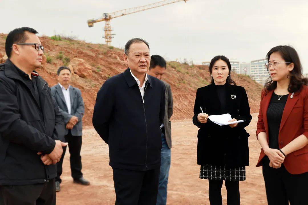 尹忠先后来到天沐温泉康养度假小镇,江西瑞金干部学院新院,瑞金机场等