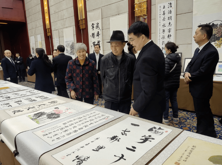 海宇物业:20周年庆·艺术展举行 超百幅业主作品亮相_活动_赏析_风格