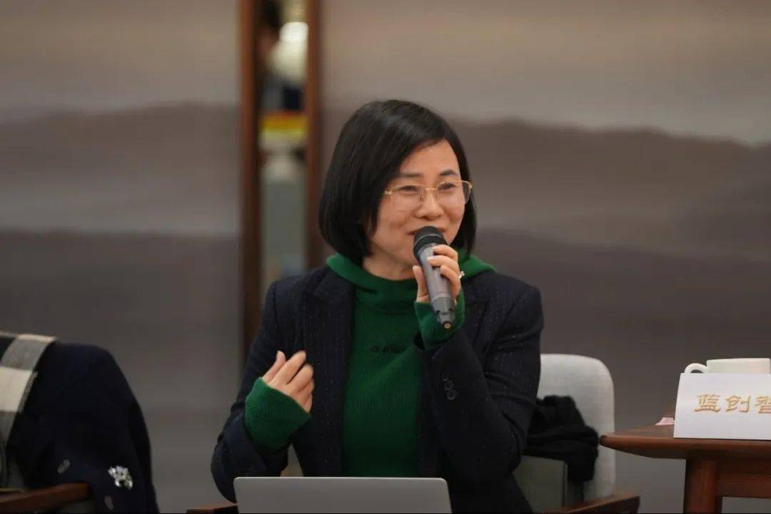 科技股份有限公司董事长 黄红娟蓝创智能作为物联网专委会主任单位,将