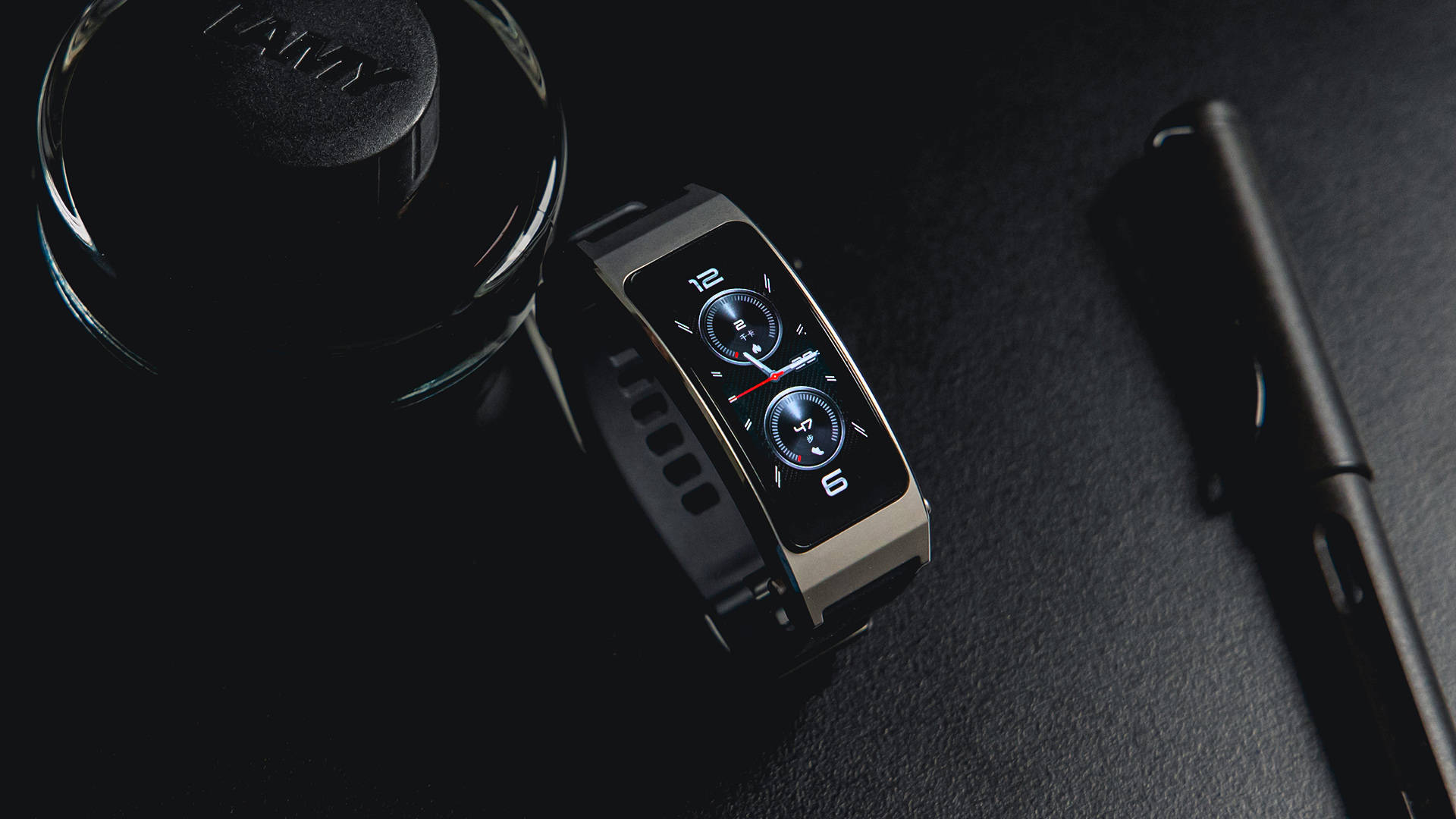 腕上革命 一机双用 是手环也是耳机 华为手环b7图赏