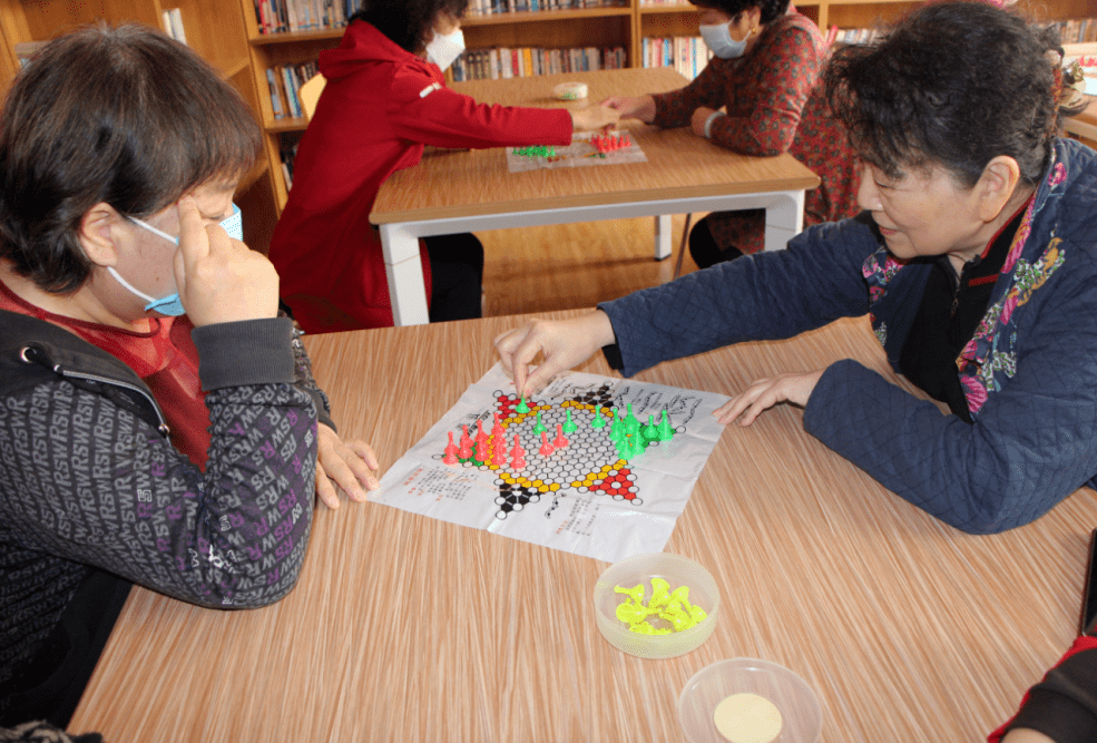 文化新河 | 新河街举办"益智棋类 快乐夕阳"跳棋娱乐活动