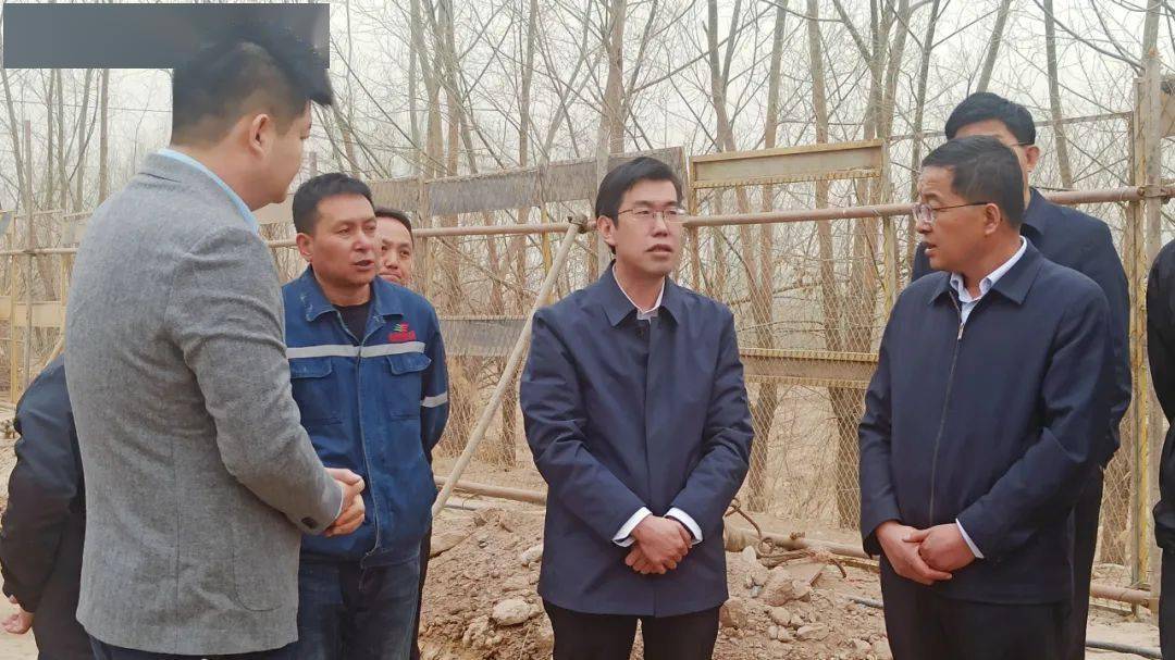 张振亚先后来到红旗包装材料有限公司年产15万吨环保再生纸,临洮县