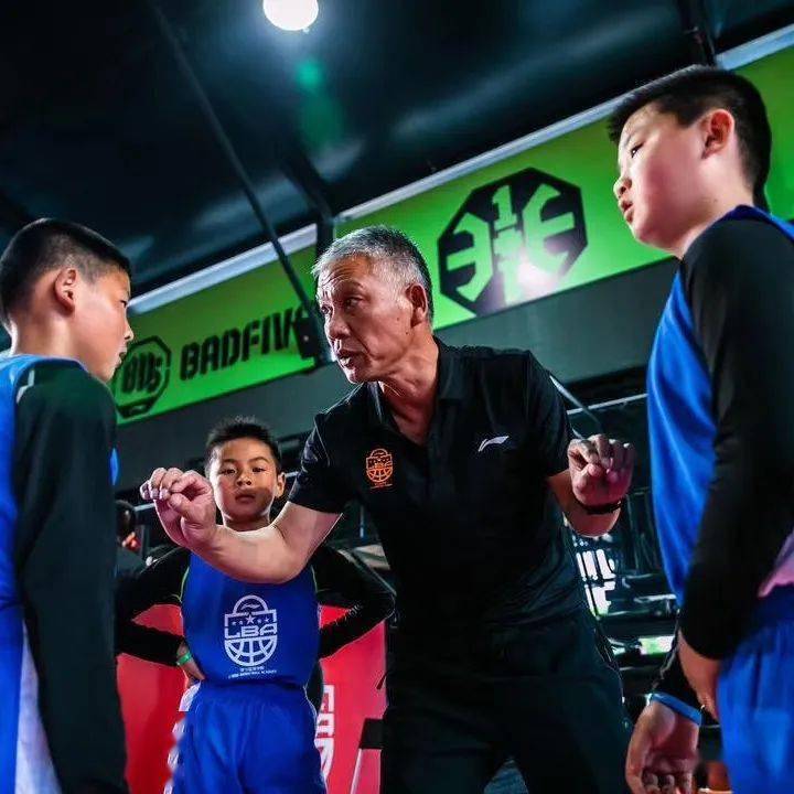 首批学校特色"品牌"项目23:新寺学校《篮球》_活动_奉贤区_教育