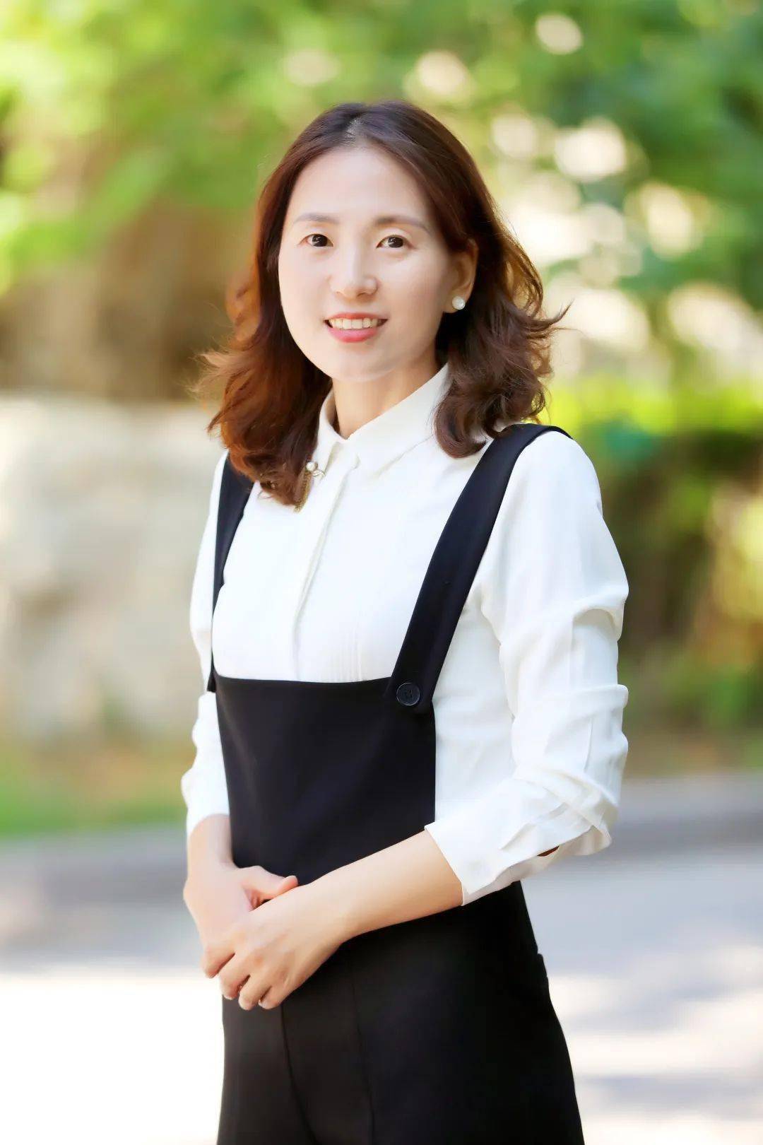 王迪,寿光世纪东城学校(小学)五年级级部主任兼五年级一班班主任,语文