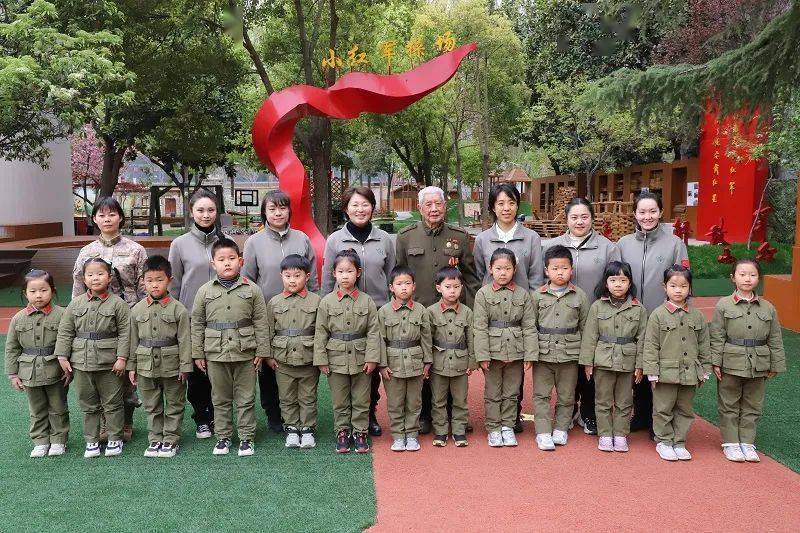 【聚焦】67河南省军区郑州第六干休所老首长受邀到省军区幼儿园授课