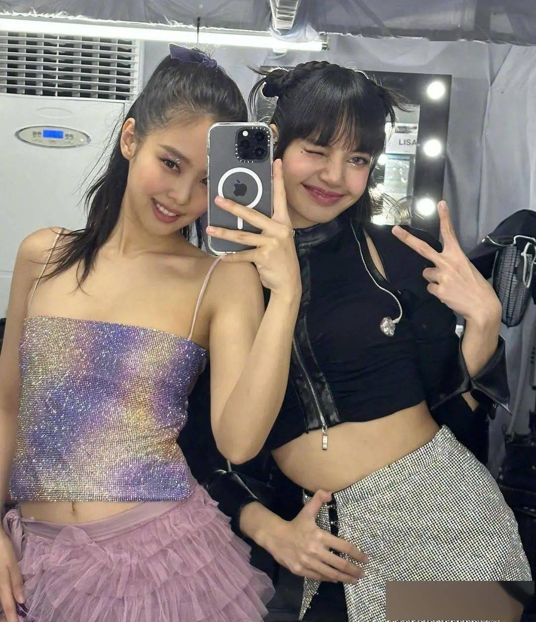 lisa26岁庆生照exo伯贤将于06.