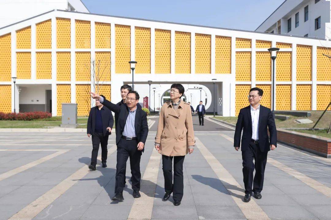 多元发展提质增效 | 市教育局局长周志芳调研常熟市,张家港市高中教育
