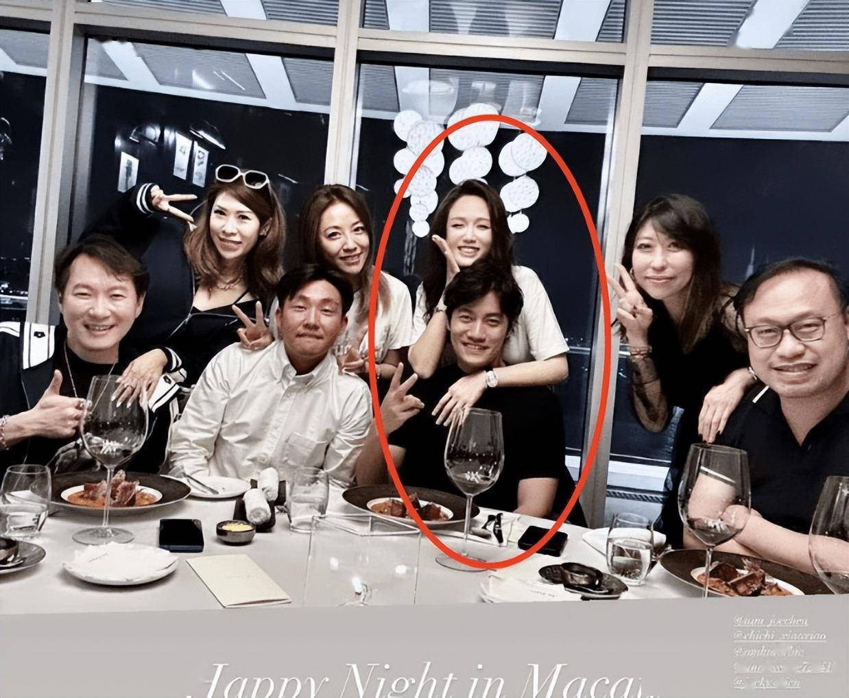 在《女儿们的恋爱第二季》收官节目中,接受艾伦(原名曾伟昌)的告白,12